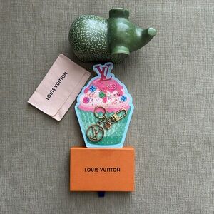 Louis Vuitton Authentic Luxury Bag Charm, Box, and Dust Bag in EUC - Unisex